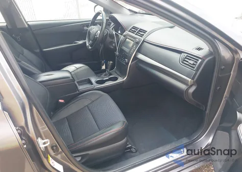 2015 Toyota Camry Le/Se/Xle/Xse z USA, uszkodzony, nr VIN 4T1BF1FK0FU091063